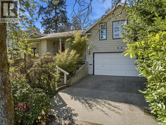 3874 Grange Rd, Saanich, British Columbia V8Z4T5