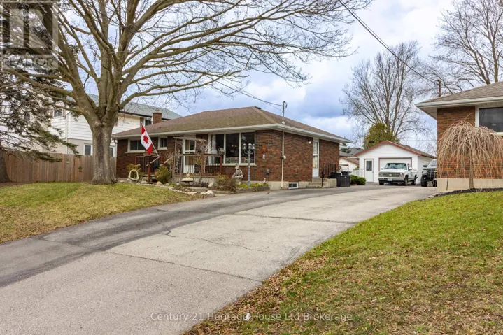 217 5TH AVENUE, Woodstock (Woodstock - South), Ontario N4S2G2