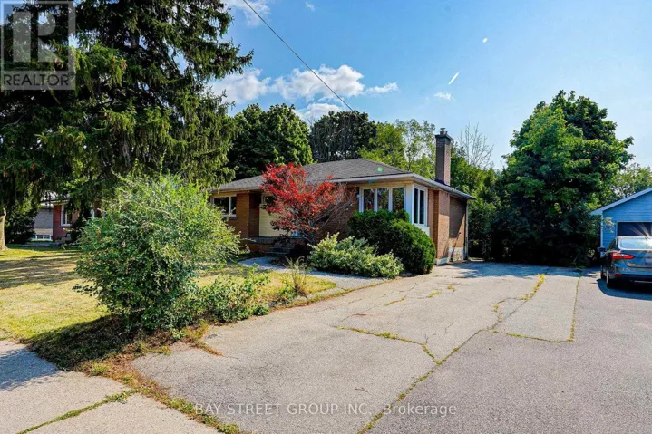 88 MILLER ROAD, Oakville (CP College Park), Ontario L6H1J9