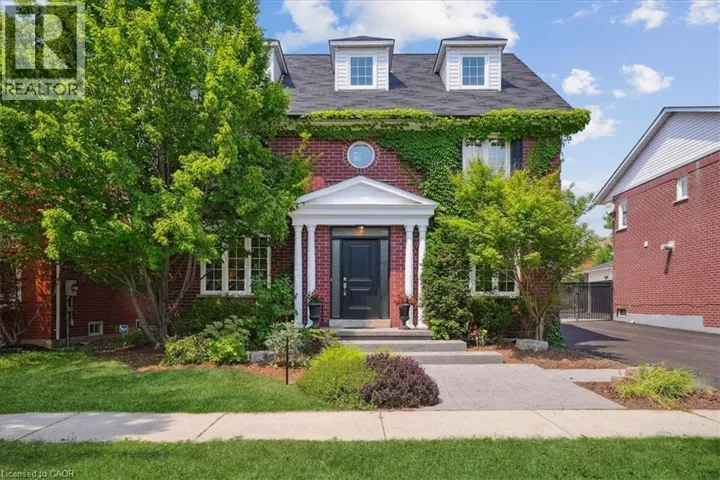 105 RIVER GLEN Boulevard, Oakville, Ontario L6H5Z5