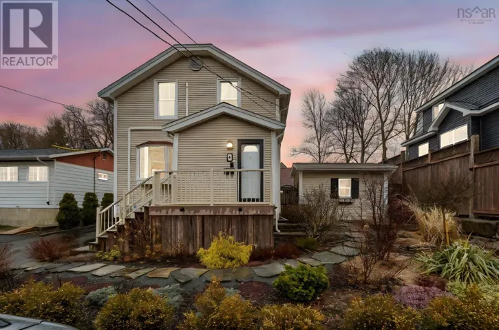 8 Eaton Avenue, Dartmouth, Nova Scotia B2Y2X5