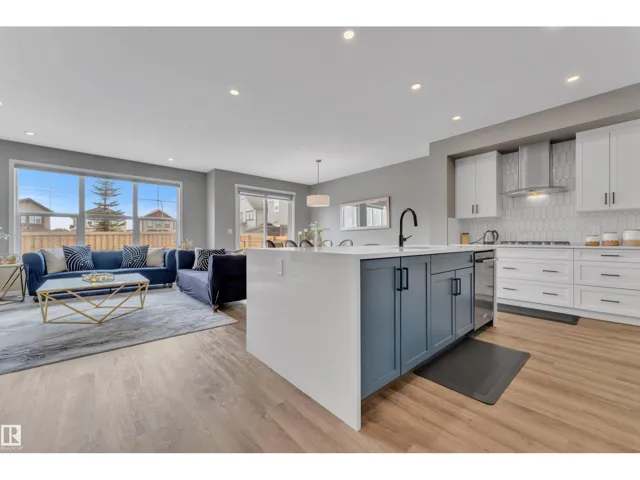 21853 98A AV NW, Edmonton, Alberta T5T7J3