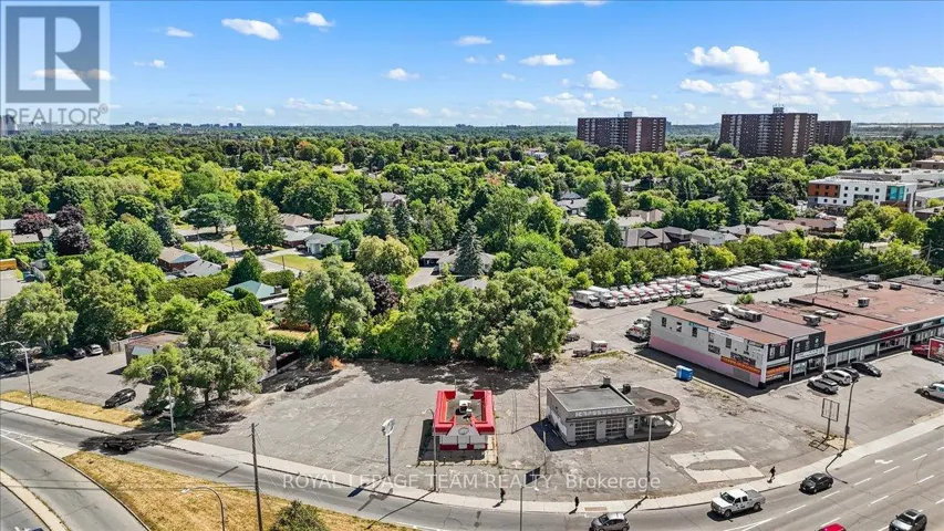 1507 MERIVALE ROAD, Ottawa, Ontario K2E5P3