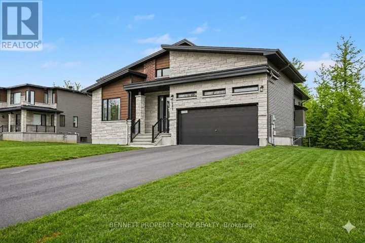 111 FRANK FISHER CRESCENT, Mississippi Mills, Ontario K0A1A0