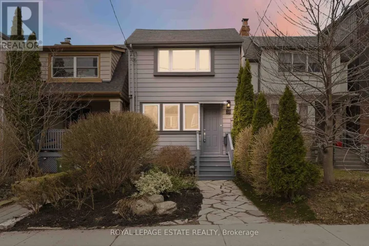 38 KENWOOD AVENUE, Toronto (Humewood-Cedarvale), Ontario M6C2R9