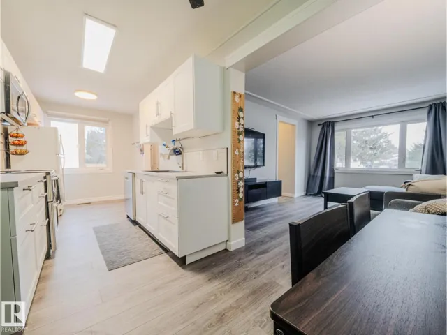 21F CALLINGWOOD CT NW, Edmonton, Alberta T5T0H5