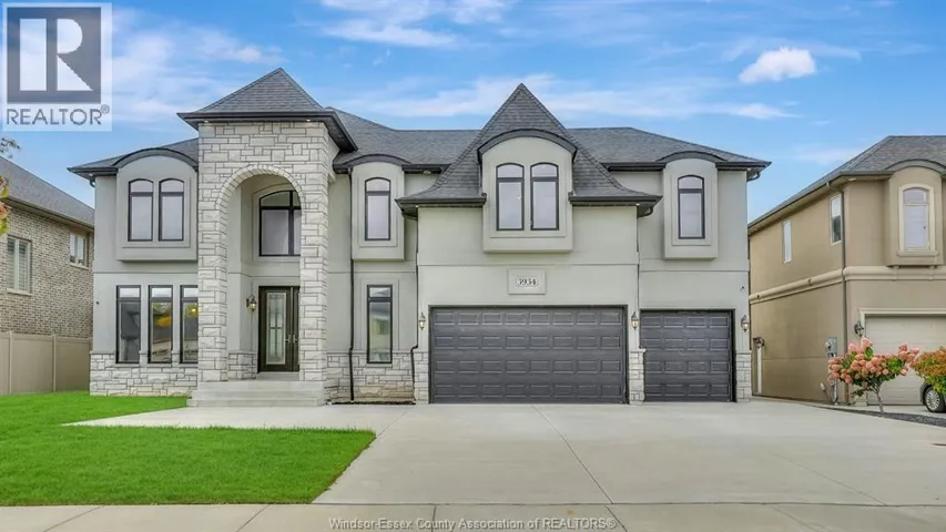 3934 LASALLE WOODS BOULEVARD, LaSalle, Ontario N9H0G6