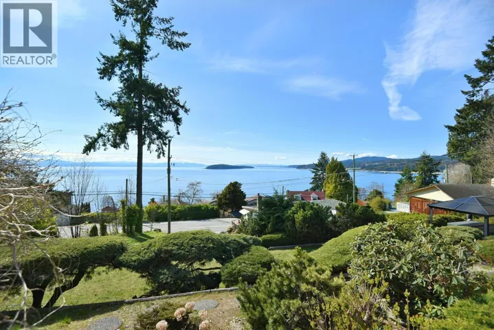 5218 SUNSHINE COAST HIGHWAY, Sechelt, British Columbia V7Z0C1