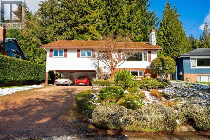 4651 VALLEY ROAD, North Vancouver, British Columbia V7K2M1