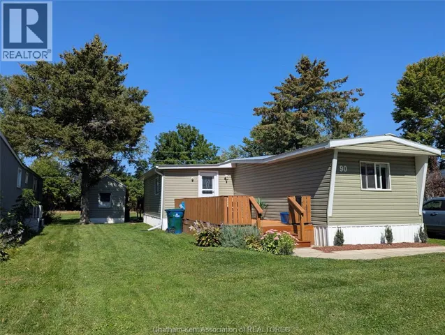 90 ESSEX COURT, Chatham, Ontario N7L4K6