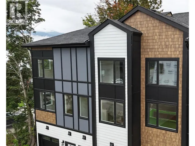 1212 Douglas Street, Revelstoke, British Columbia V0E2S0