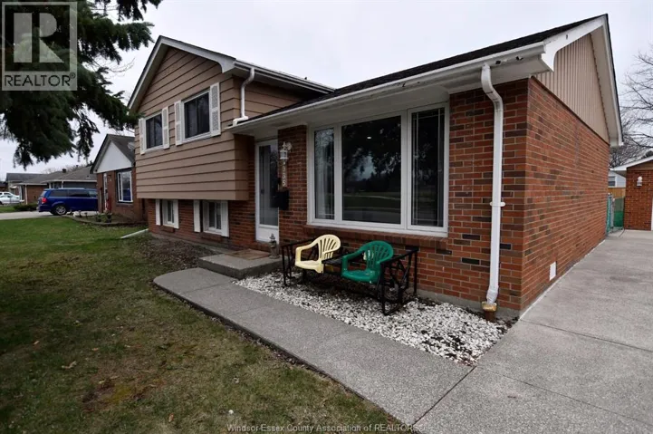 2935 RIVARD, Windsor, Ontario N8T2J1