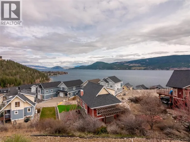 6774 LA PALMA Loop, Kelowna, British Columbia V1Z3R8