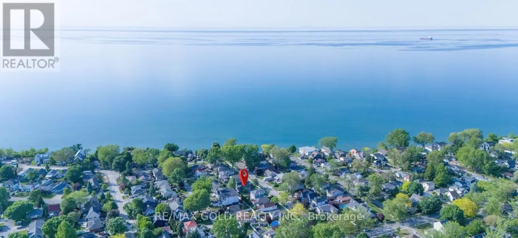 15 SHELLEY AVENUE, St. Catharines (Port Dalhousie), Ontario L2N5L4