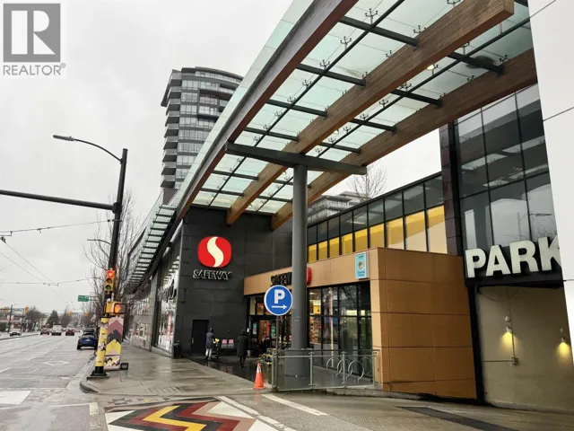8437 GRANVILLE STREET, Vancouver, British Columbia V6P0M3