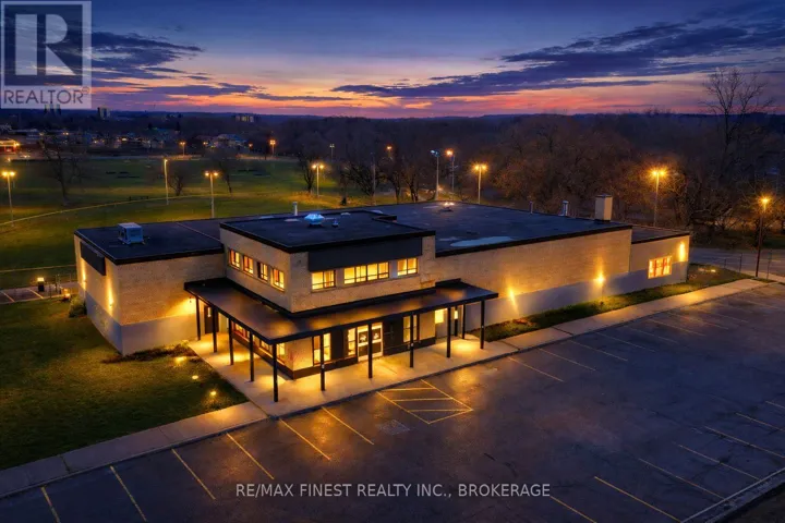 121 CATARAQUI STREET, Kingston (East of Sir John A. Blvd), Ontario K7K1Z8