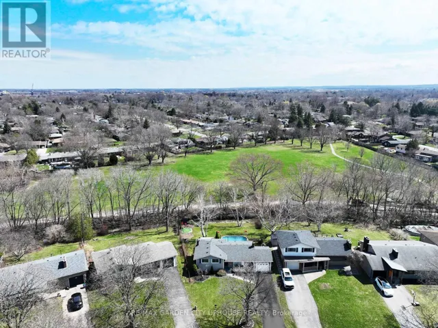 46 STRATHCONA DRIVE, St. Catharines (Vine/Linwell), Ontario L2M2B1