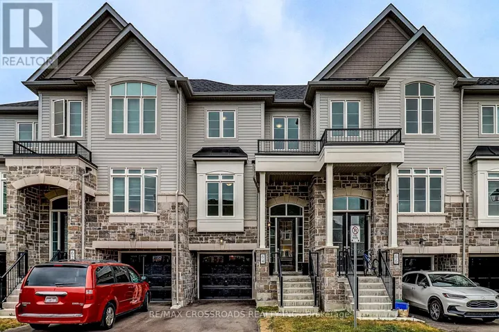 64 LYALL STOKES CIRCLE, East Gwillimbury (Mt Albert), Ontario L0G1M0