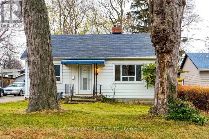 9 THIRTY EIGHTH STREET, Toronto (Long Branch), Ontario M8W3M1