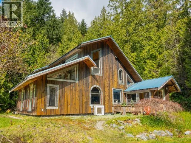 7615 SOUTHVIEW ROAD, Powell River, British Columbia V8A0C9