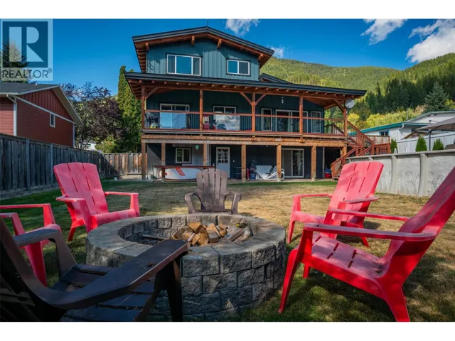 422 View Street, Kaslo, British Columbia V0G1M0