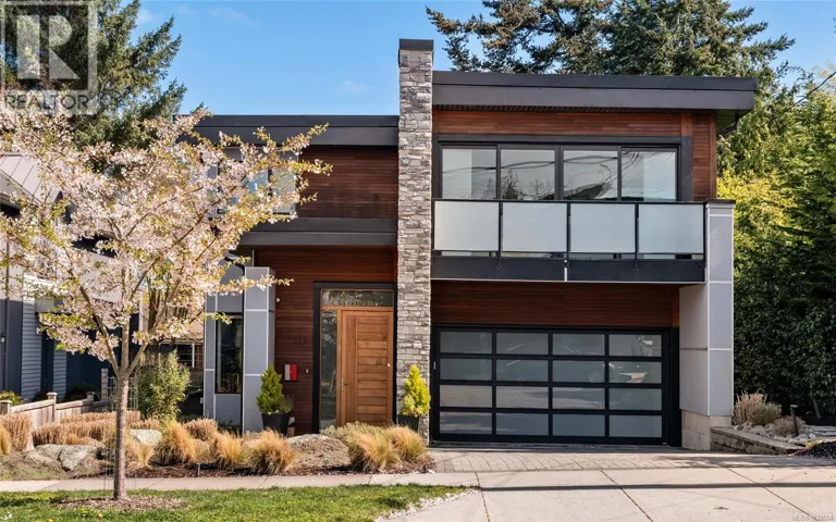 111 Moss St, Victoria, British Columbia V8V4M3