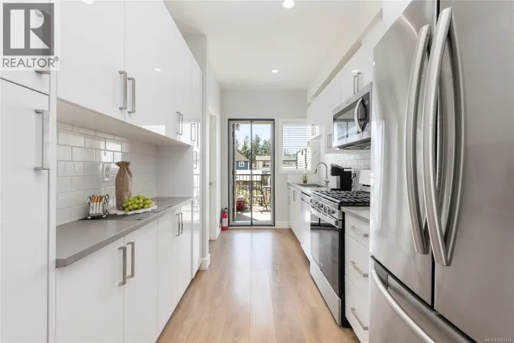 405 3351 Luxton Rd, Langford, British Columbia V9C0P2