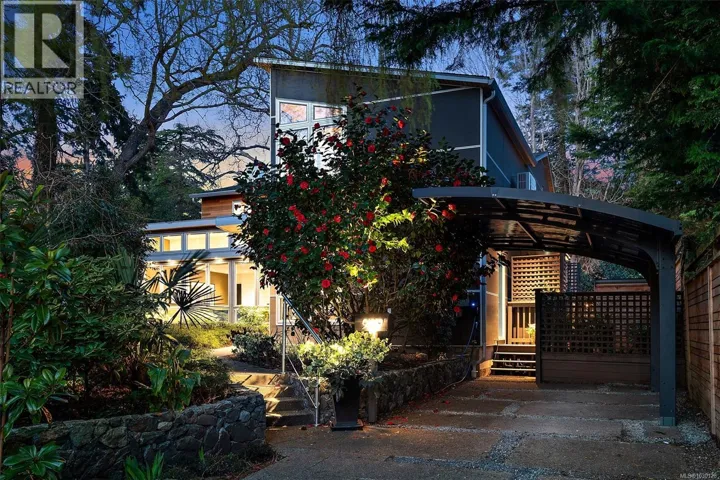 929 Redfern St, Victoria, British Columbia V8S4E7