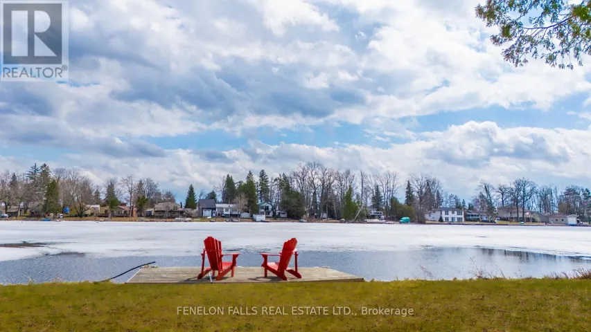 30 JONES AVENUE, Kawartha Lakes (Fenelon), Ontario K0M1G0