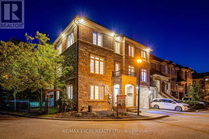 144 CHAPMAN COURT, Aurora (Aurora Grove), Ontario L4G0E2