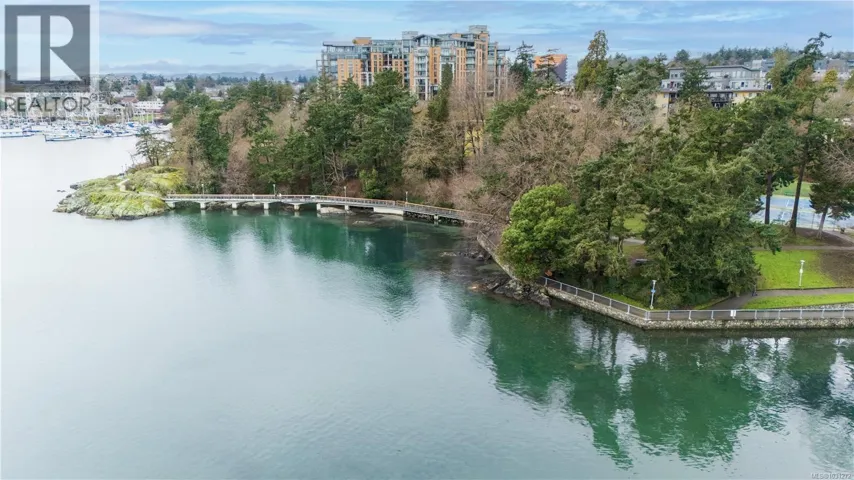 532 BOWLSBY Pl, Victoria, British Columbia V9A4C7