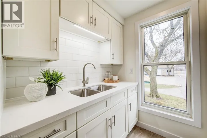 35 BRECKENRIDGE Drive Unit# 64, Kitchener, Ontario N2B3H5