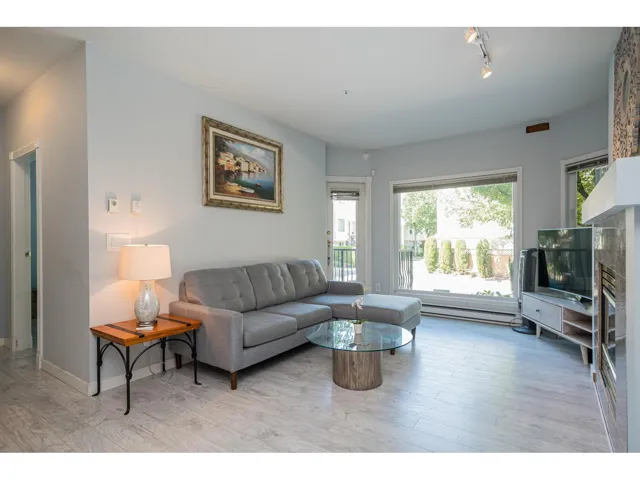 114 10320 156 STREET, Surrey, British Columbia V3W0W8