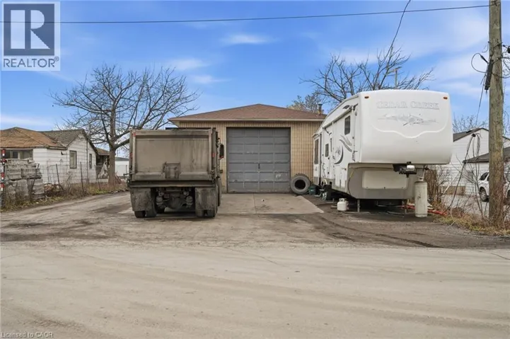 25 KENMORE Avenue, Stoney Creek, Ontario L8E5N1