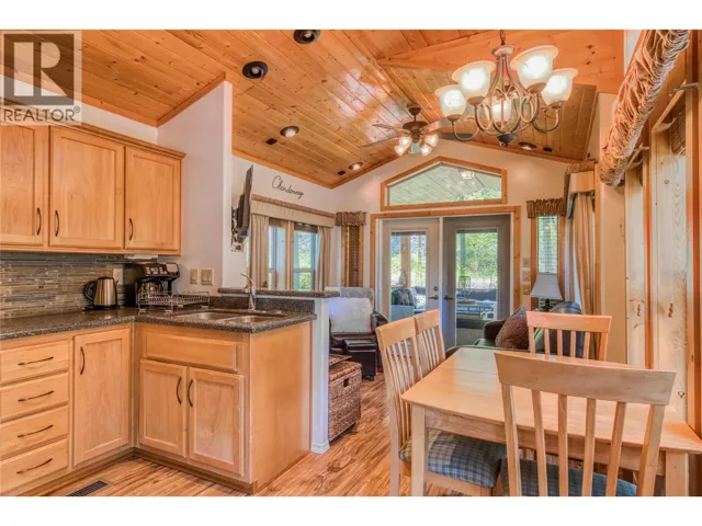 4835 Paradise Valley Drive Unit# 39, Peachland, British Columbia V0H1X3