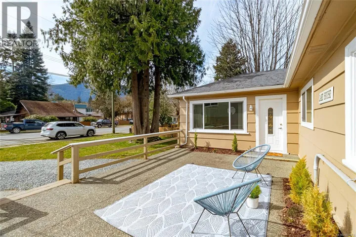 73 Cowichan Ave W, Lake Cowichan, British Columbia V0R2G1