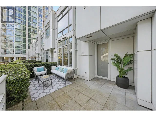 TH A 1199 MARINASIDE CRESCENT, Vancouver, British Columbia V6Z2Y2