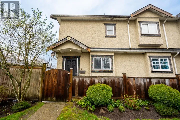 2849 LAKEWOOD DRIVE, Vancouver, British Columbia V5N5P8