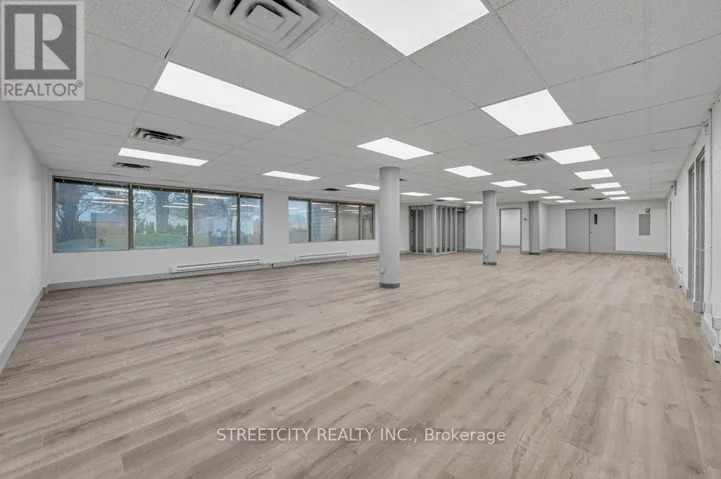 GROUND FLOOR - 916 GATEWAY DRIVE, Burlington (Industrial Burlington), Ontario L7L5K7