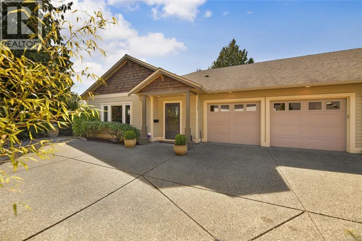 2287 Adela Pl, Sidney, British Columbia V8L3N3