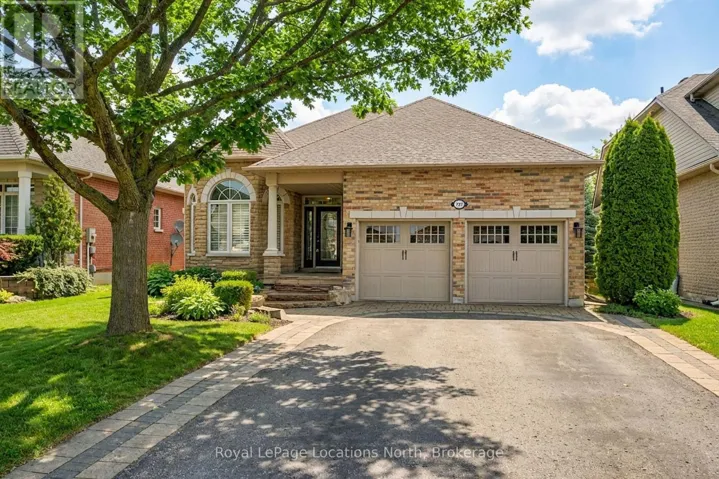 727 MADELINE HEIGHTS N, Newmarket (Stonehaven-Wyndham), Ontario L3X2J6