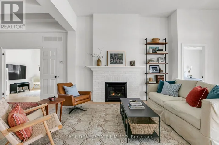 19 LONG STAN, Whitchurch-Stouffville (Ballantrae), Ontario L4A1P5