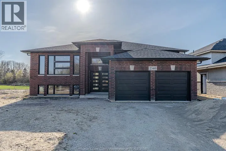 2588 MAYFAIR, LaSalle, Ontario N9J2M6