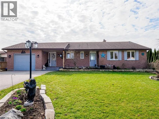 33 BEE Street, Booth's Harbour, Ontario N0E1P0