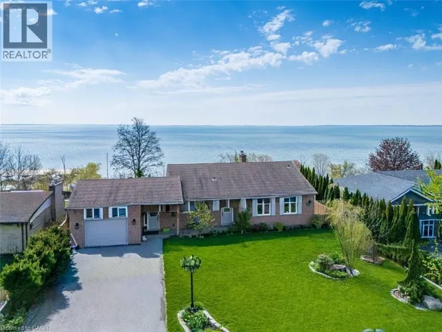 33 BEE Street, Booth's Harbour, Ontario N0E1P0