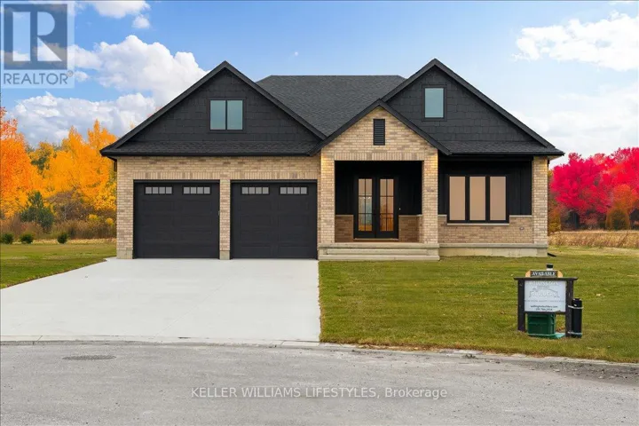 126 FRASER CRESCENT, Lambton Shores (Forest), Ontario N0N1J0