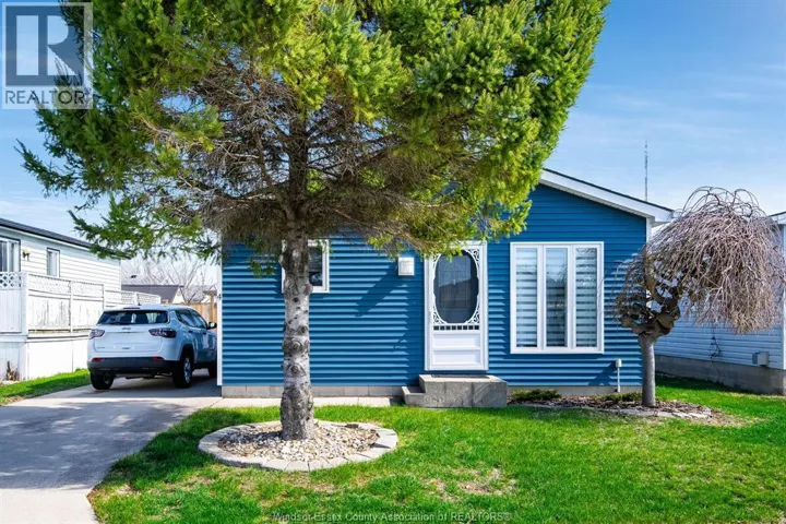 4 Hawthorne, McGregor, Ontario N0R1J0