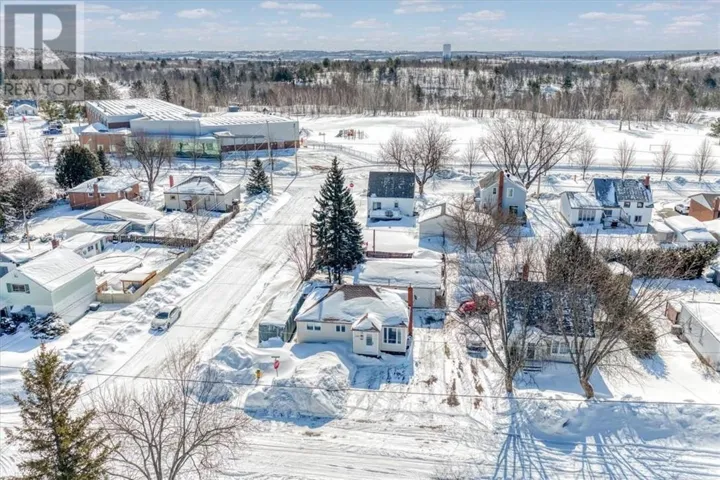 249 7th Avenue, Lively, Ontario P3Y1M2