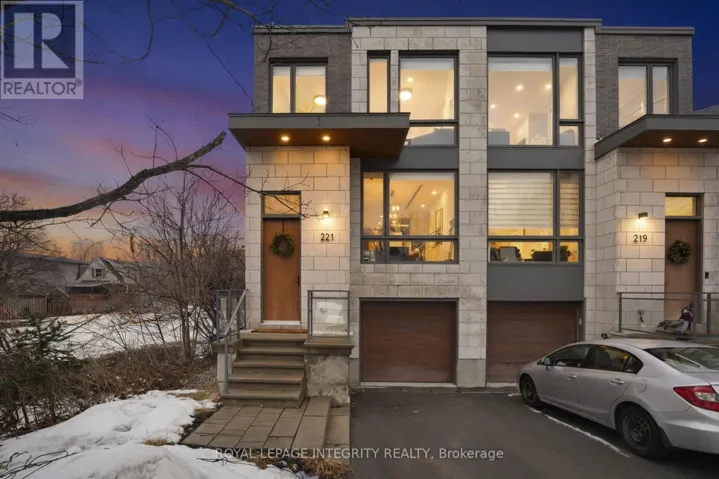 221 WESLEY AVENUE, Ottawa, Ontario K1Z7A2