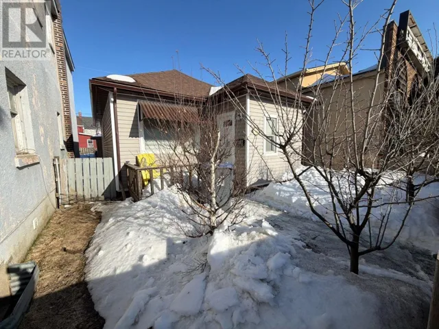 318 May ST N, Thunder Bay, Ontario P7C3P9